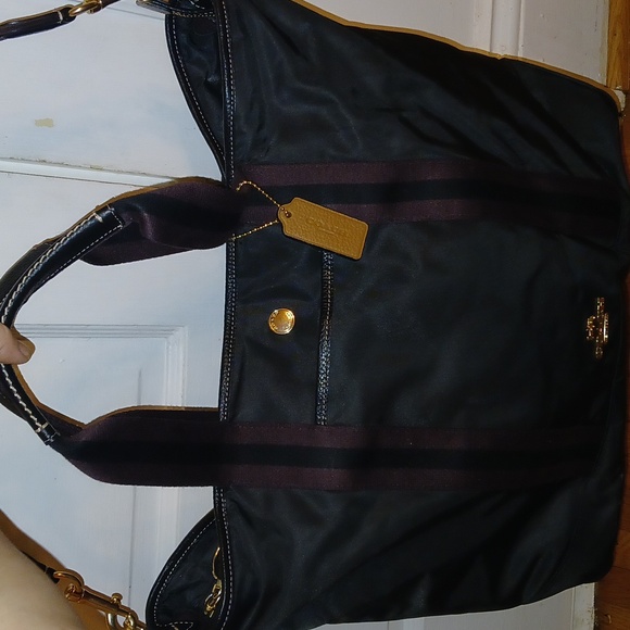 Coach Ellis Weekender - Picture 3 of 13